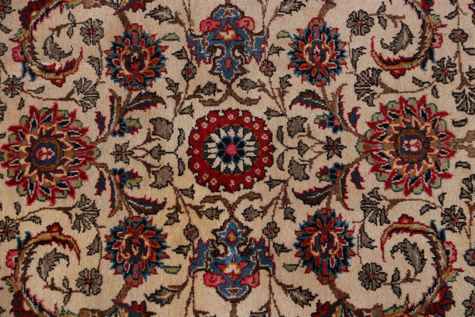 Hand-knotted oriental carpet, Isfahan - Bild 2 aus 4