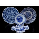 4 earthenware dishes