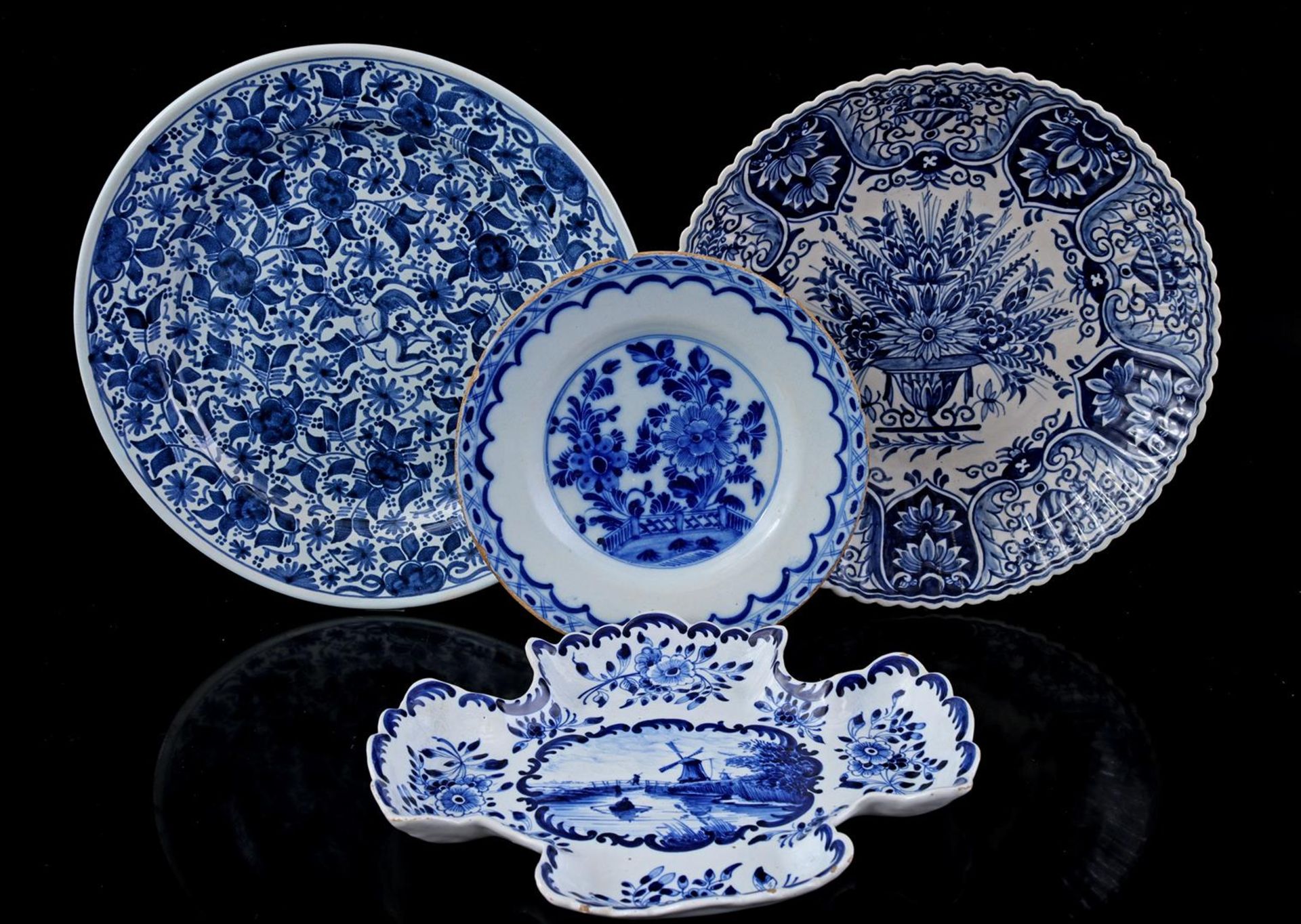 4 earthenware dishes