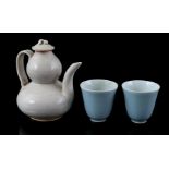 Earthenware Song-style teapot and 2 cups, 20th