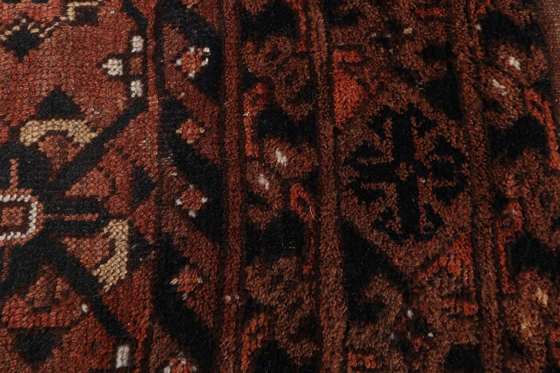 Hand-knotted oriental carpet - Image 2 of 4