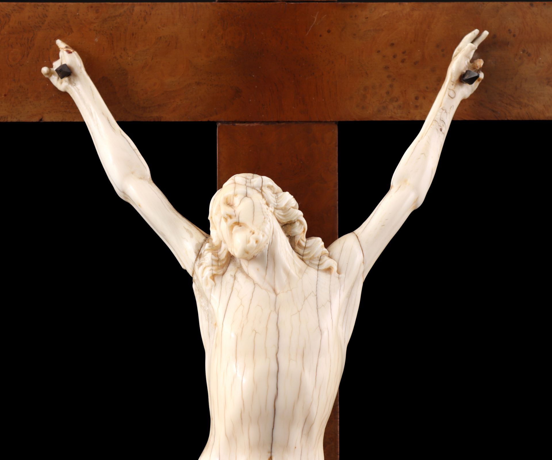 Ivory corpus Christi on wooden crucifix - Bild 2 aus 7