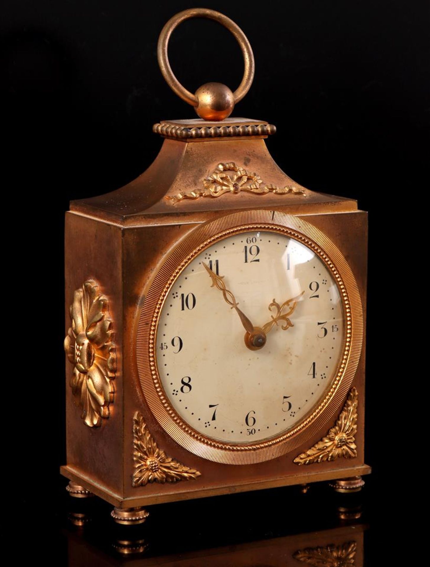 Classic table clock