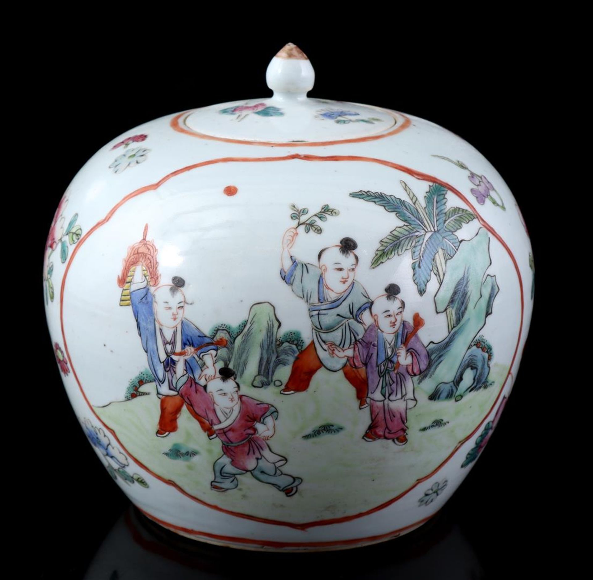 Porcelain Famille Rose lidded jar, 19th - Image 2 of 4