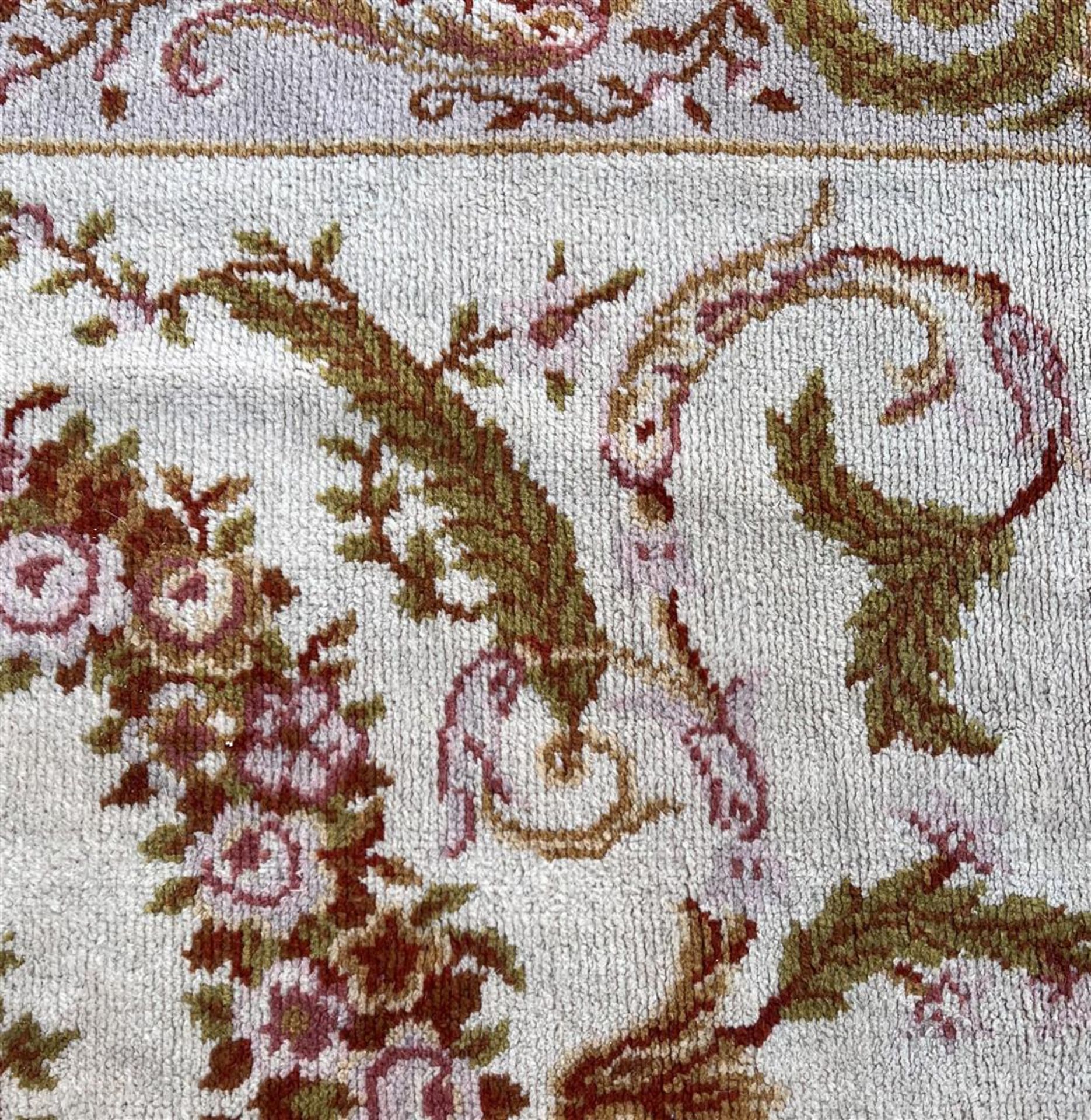 Hand-knotted wool carpet - Bild 3 aus 4