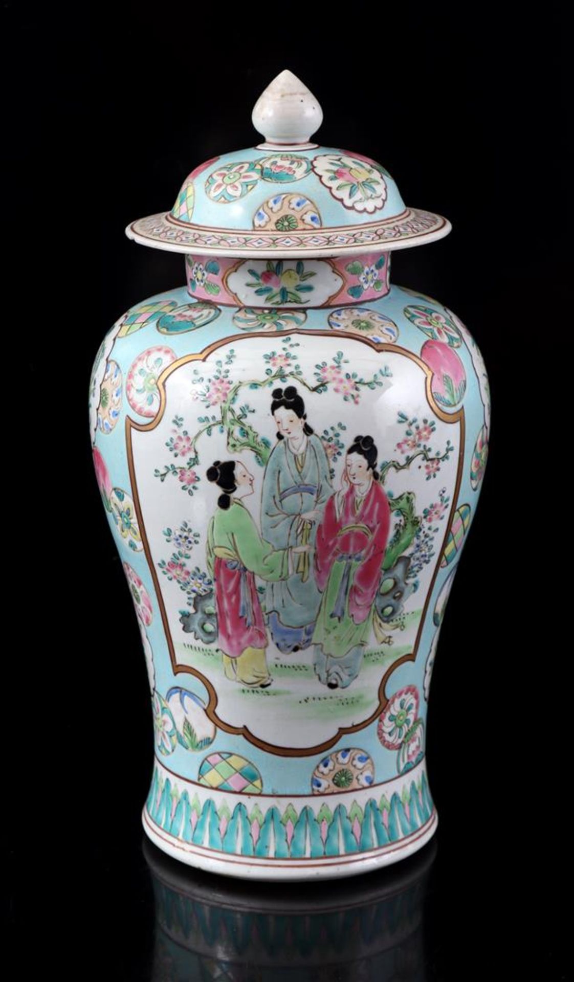 Porcelain Famille Rose vase, Japan 20th