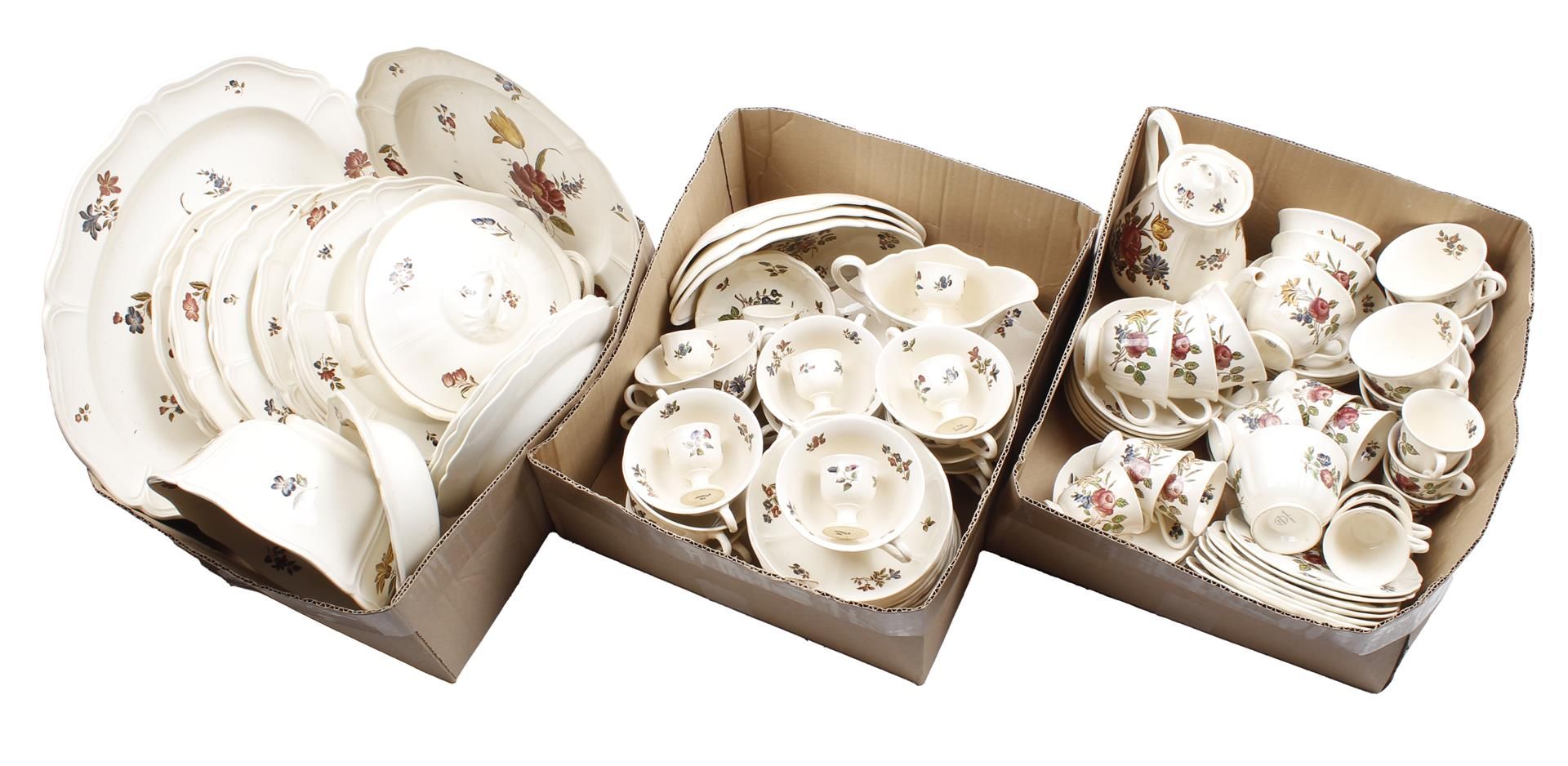 3 boxes with Wedgwood earthenware tableware - Image 2 of 5