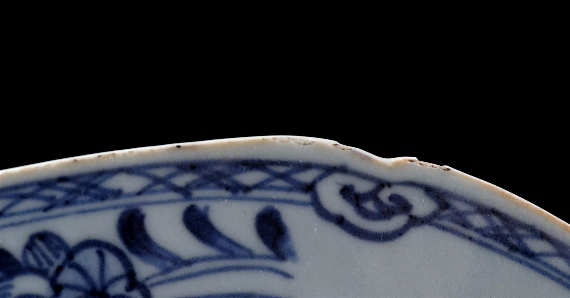 6 octagonal porcelain dishes, Qianlong - Image 3 of 4