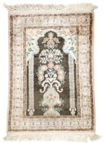 Half-silk hand-knotted prayer rug, Kasmir India