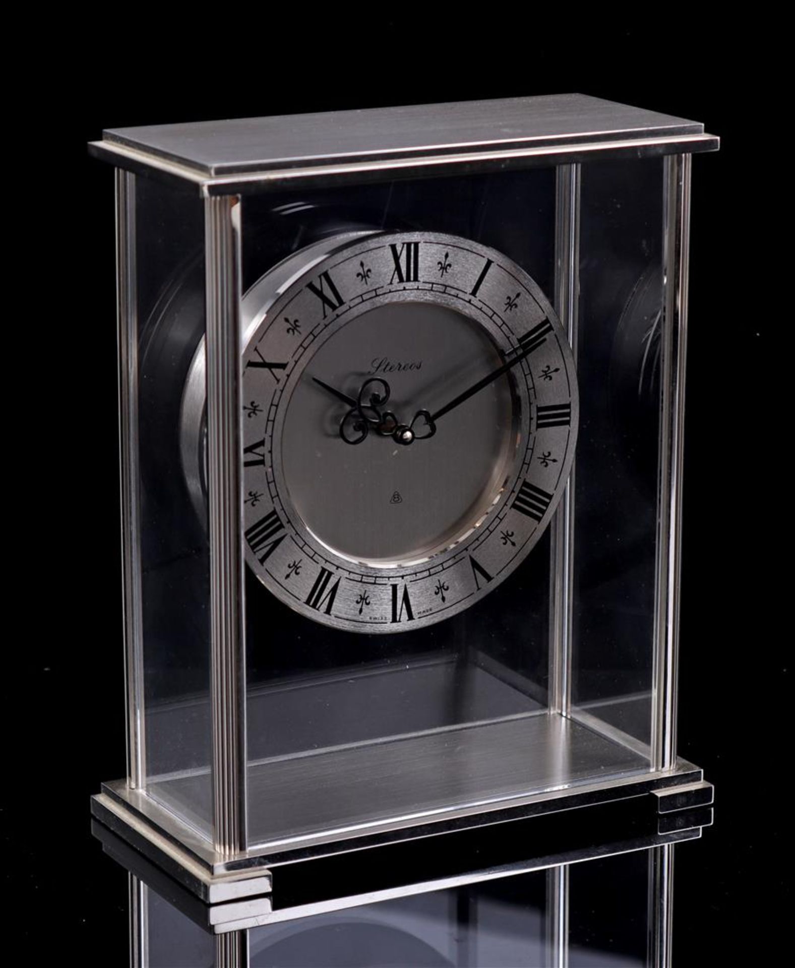 Stereos Swiss table clock