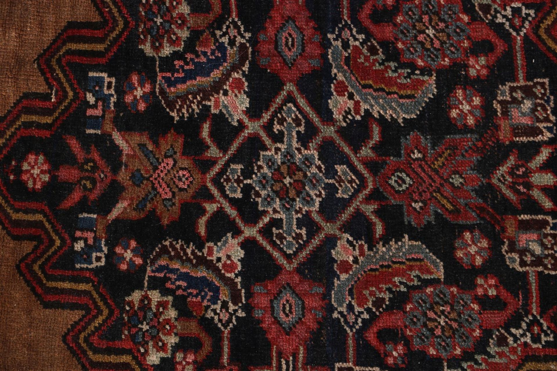 Hanging knotted oriental wool carpet, Bidjar - Bild 2 aus 4