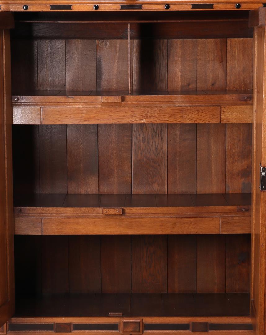 Oak 2-door gate cupboard - Image 2 of 2