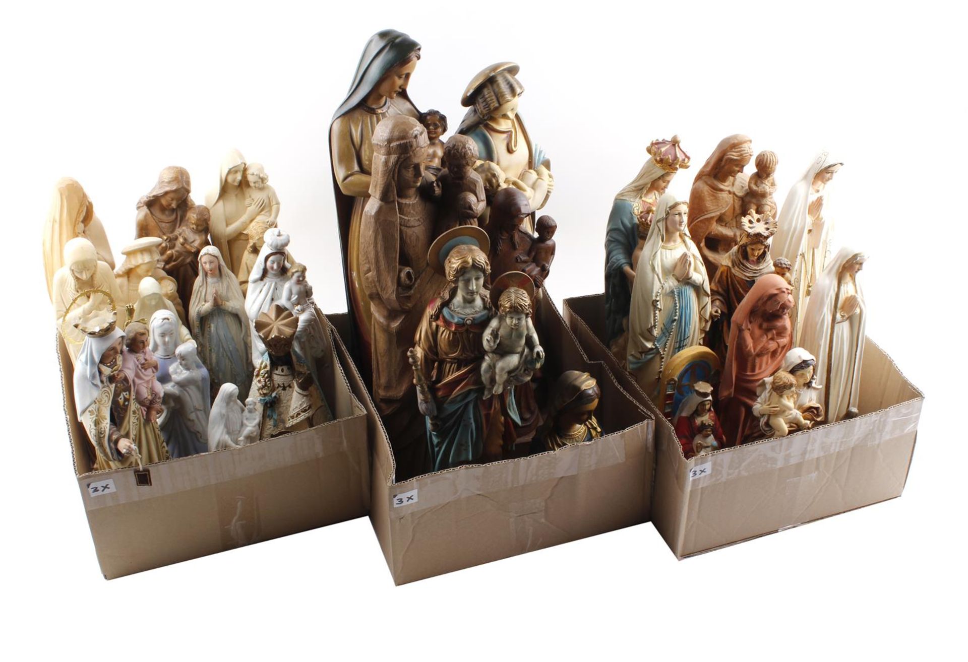 Lot various Madonna statues