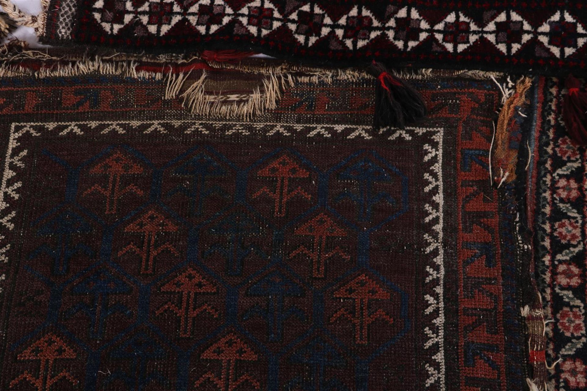 8 hand-knotted oriental rugs - Image 2 of 3