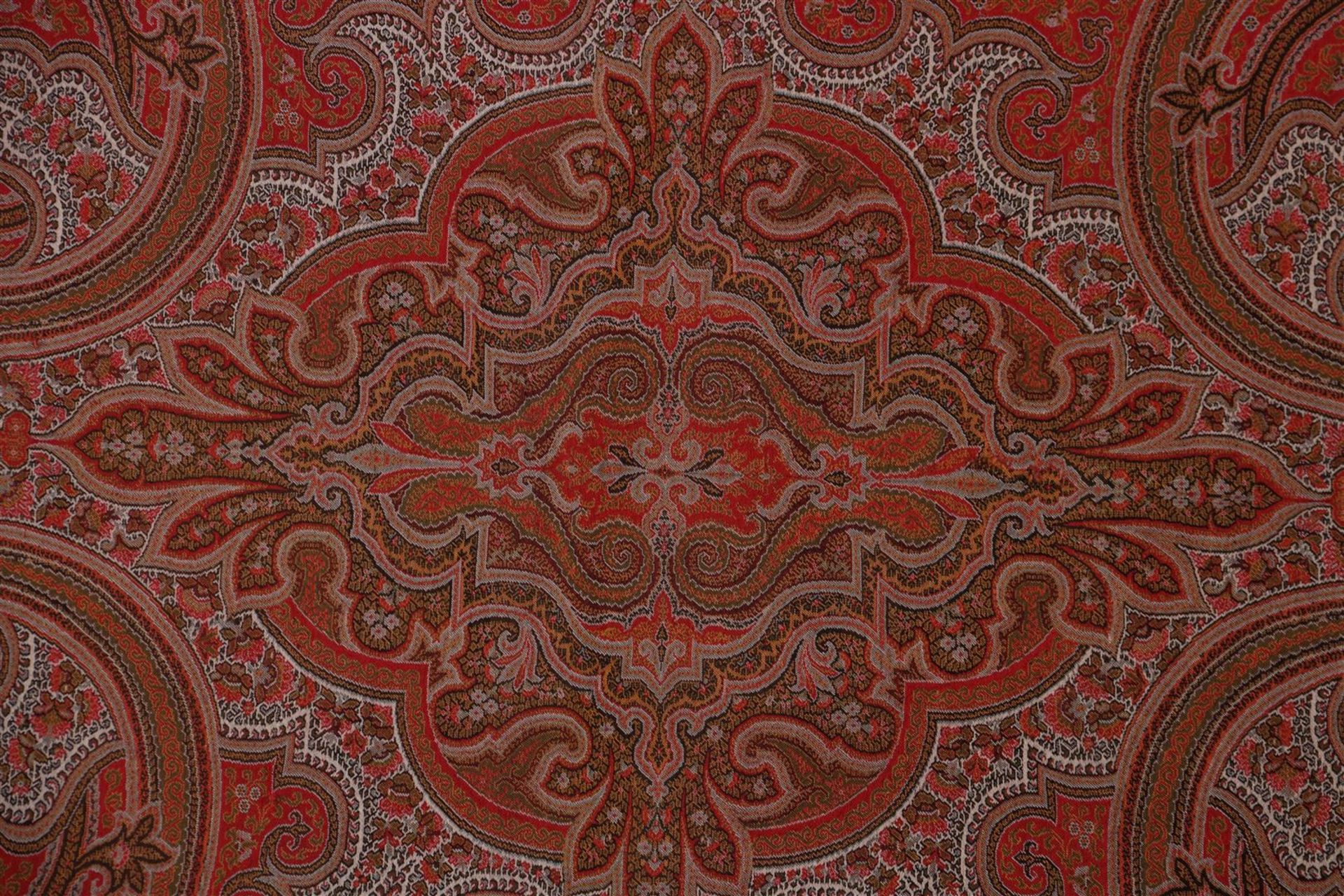 Woven cloth with oriental decor - Image 2 of 5