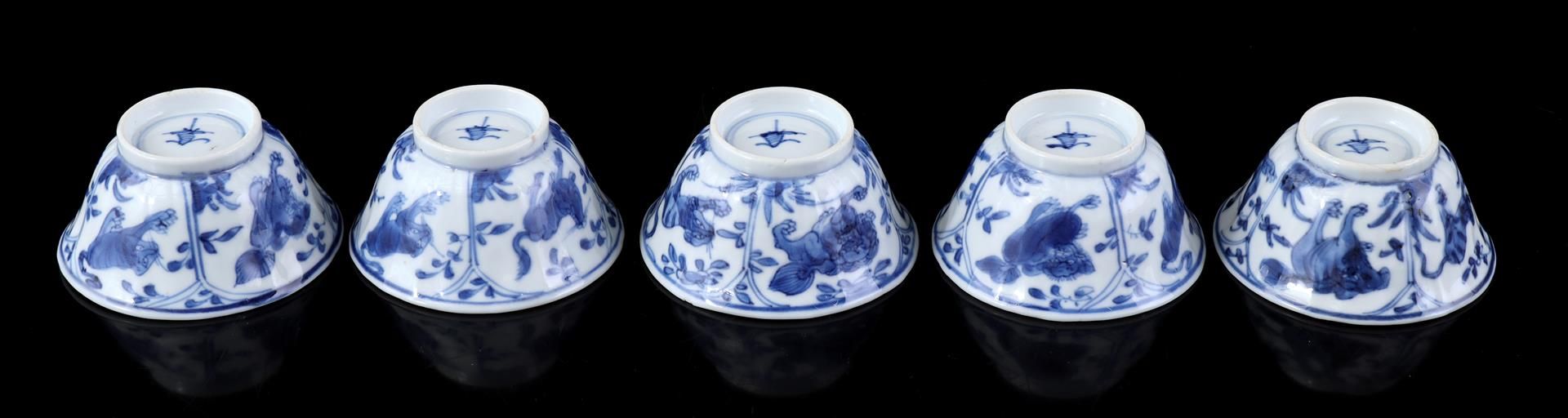 5 porcelain cups and saucers, Kangxi - Bild 9 aus 11