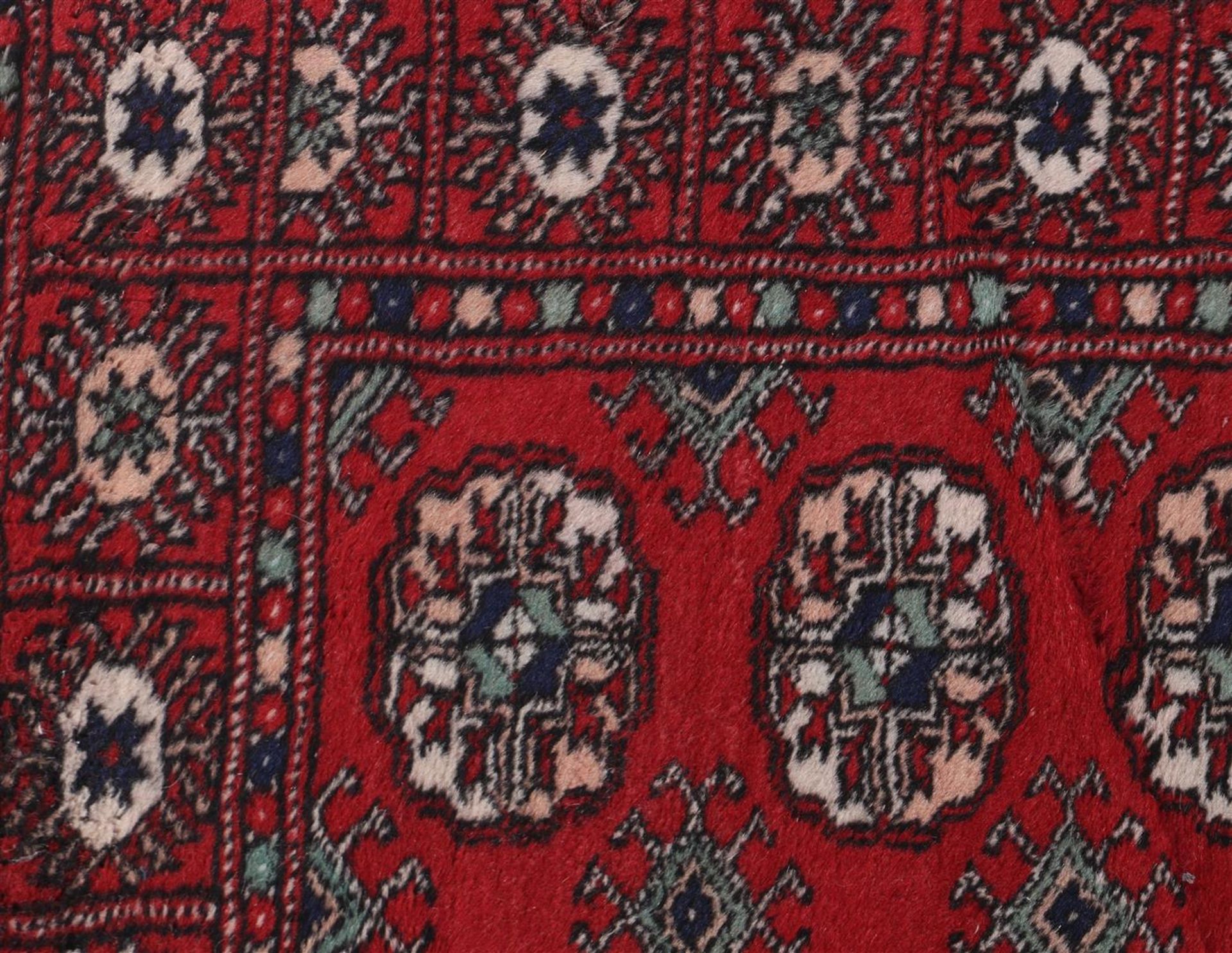 Hand-knotted oriental carpet, Lahore Pakistan - Image 3 of 4