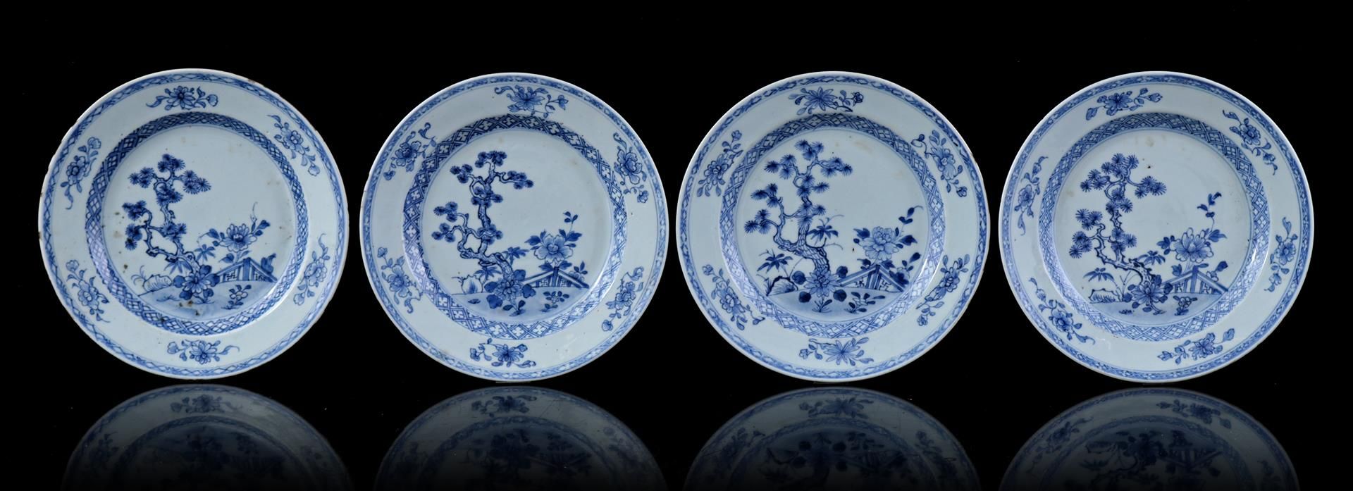 4 porcelain dishes, Qianlong