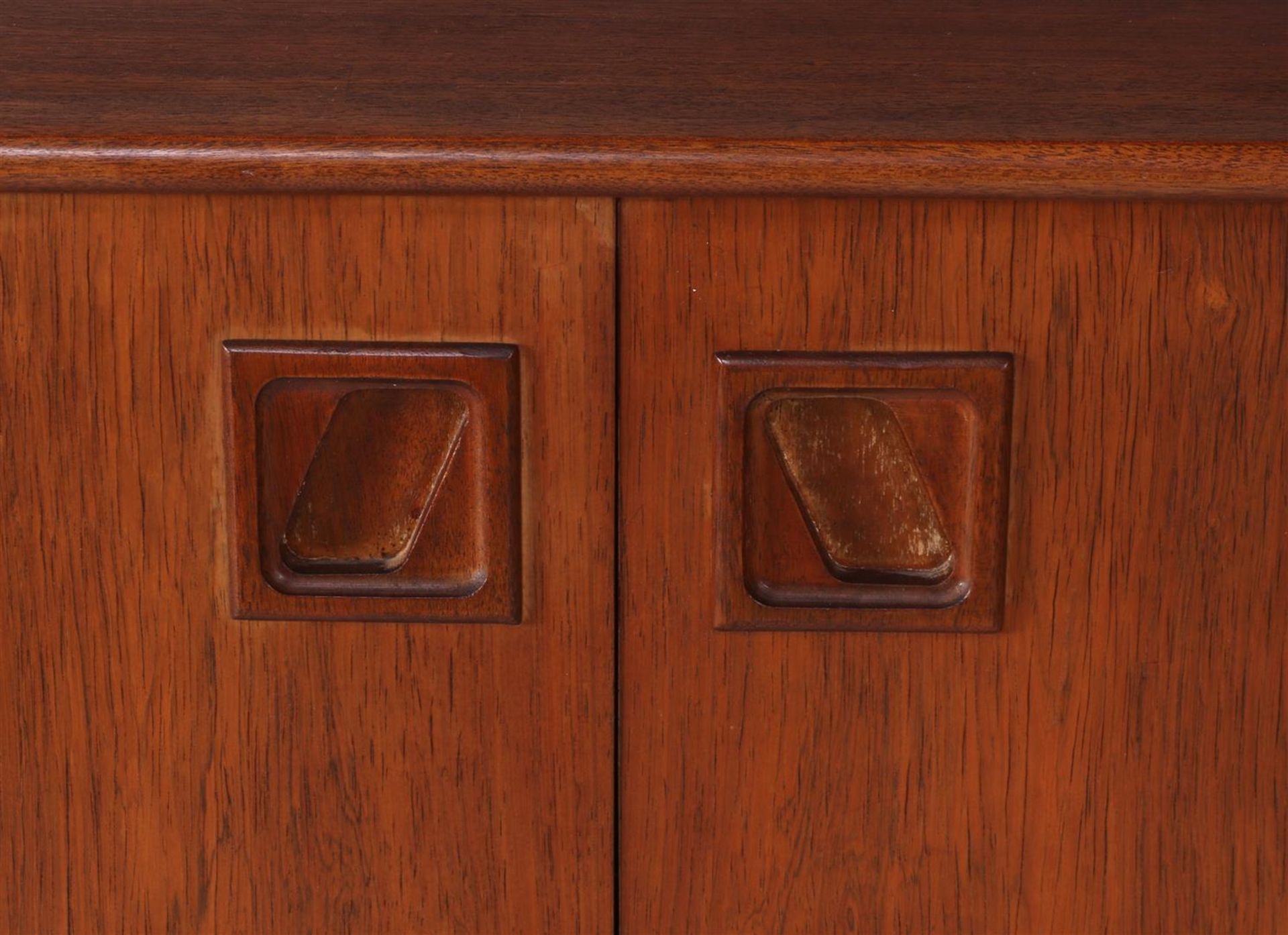 Teak veneer sideboard - Image 2 of 2