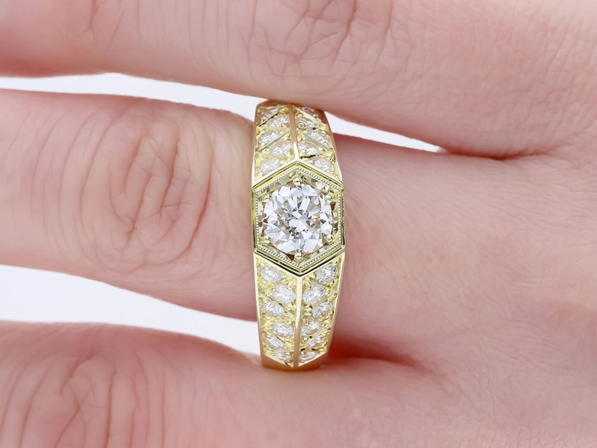 Ring 1,00 Karat Diamant und 1,92 Karat Diamanten in 585 / 14 Karat Gelbgold mit DPL Zertifikat - Bild 4 aus 6