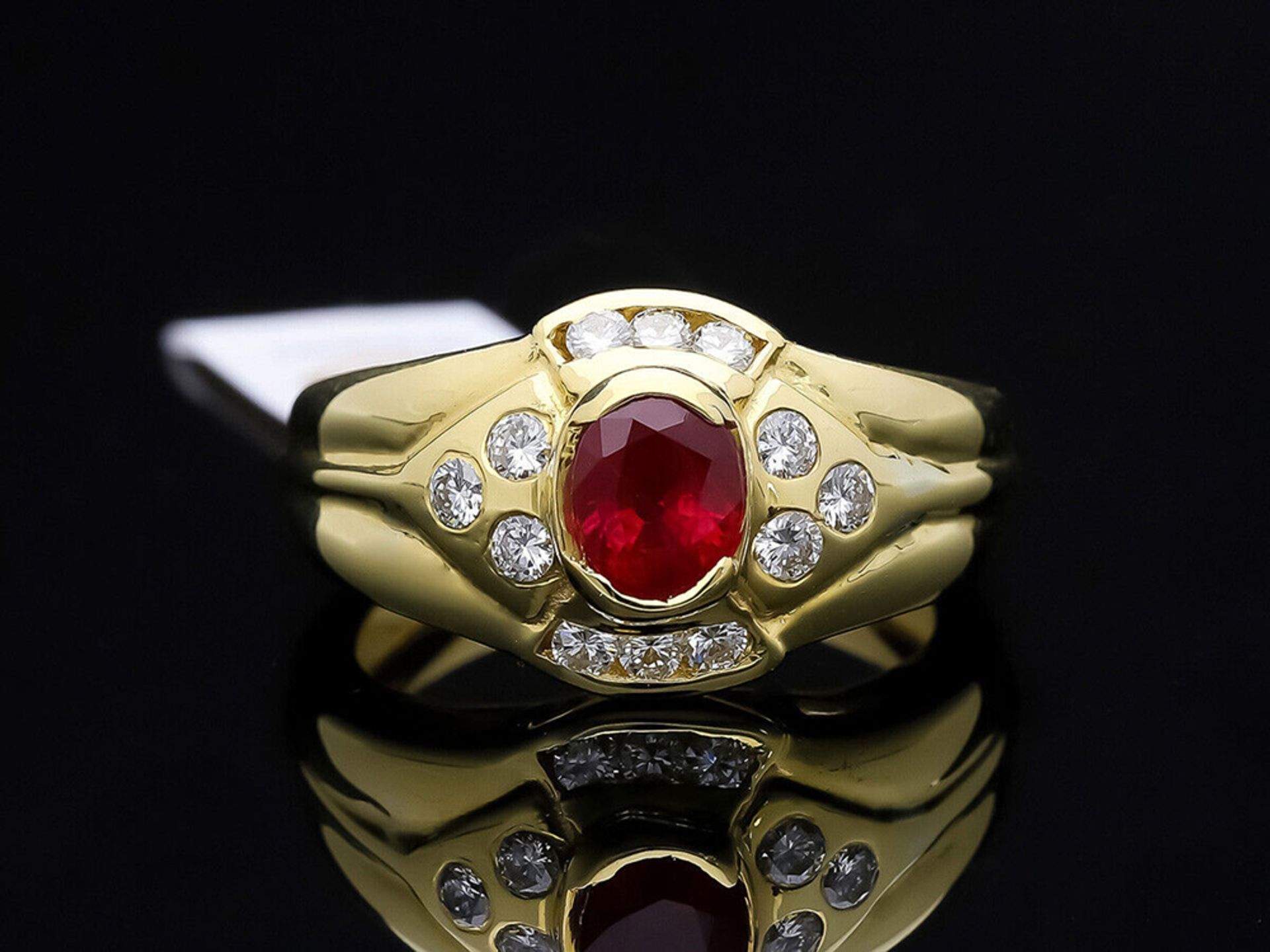 Ring mit unbehandeltem Burma Myanmar Rubin Diamanten 750 / 18 Karat Gelbgold IGI Expertise