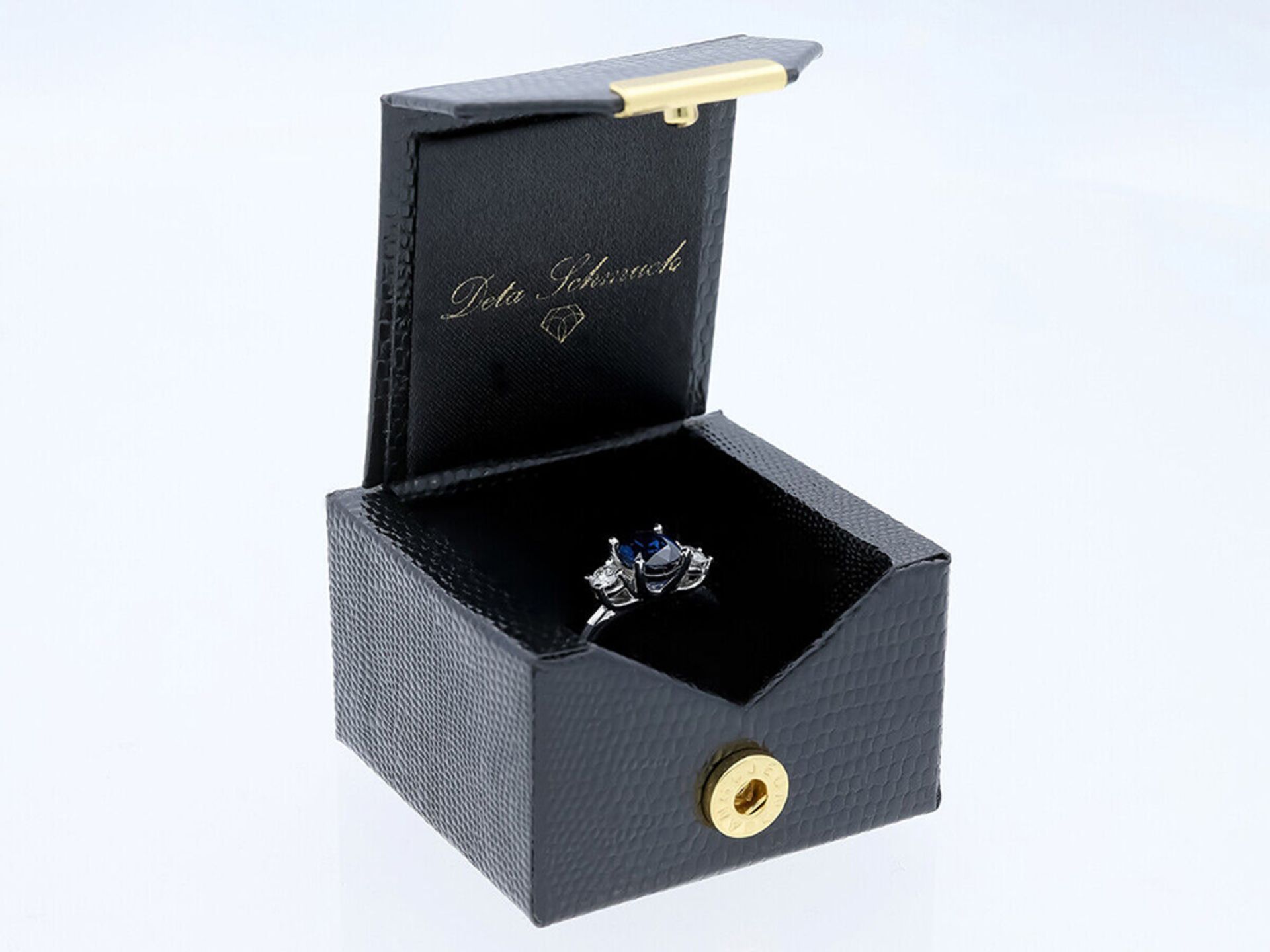 Ring 2,02 Karat Saphir 0,32 Karat Diamanten in 750 / 18 Karat Weißgold, IGI Zertifikat - Bild 5 aus 6