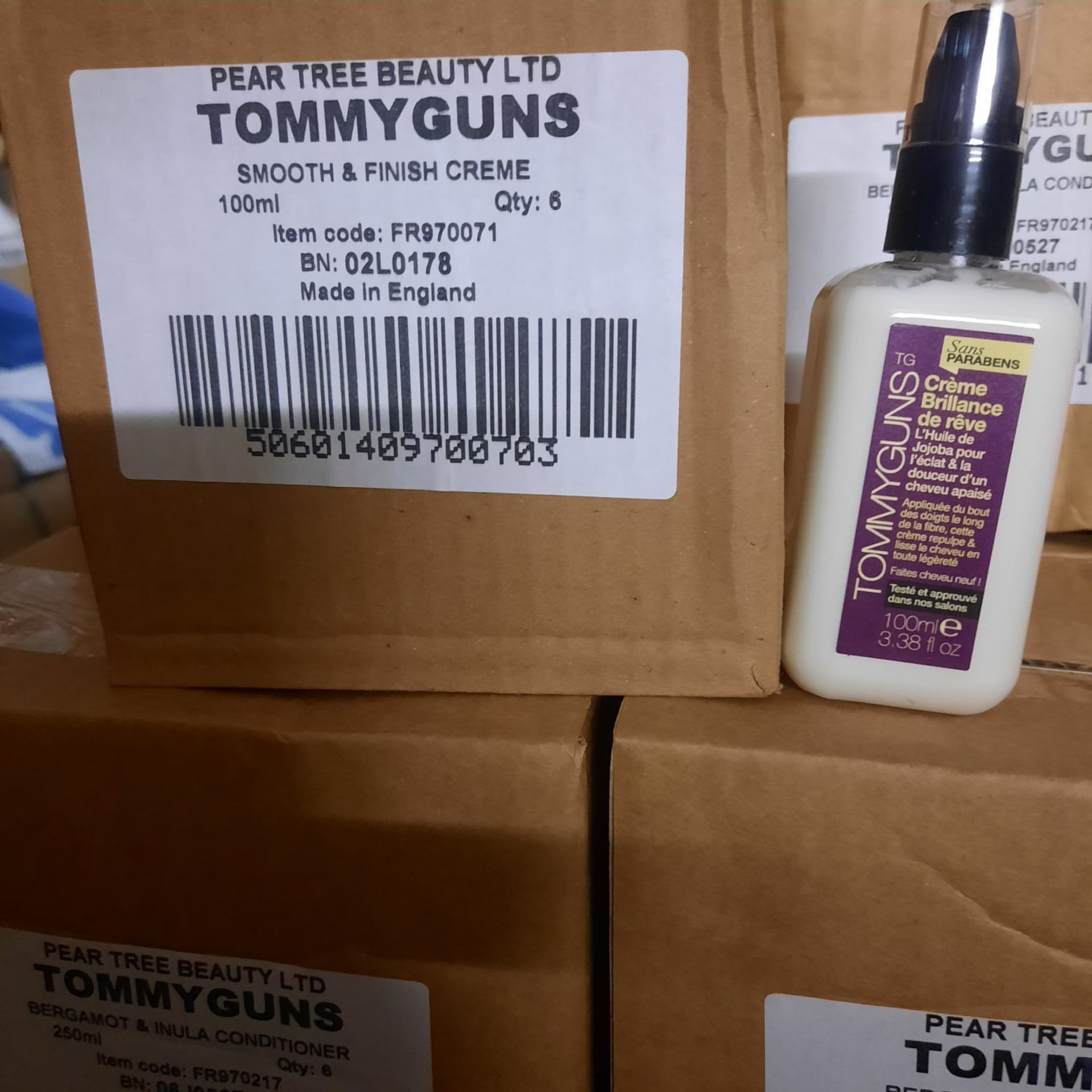 RRP £344 - X 30 TOMMYGUNS LEAVE ME IN' CONDITIONER & STYLING CRÈME HIR CARE. 250ML.