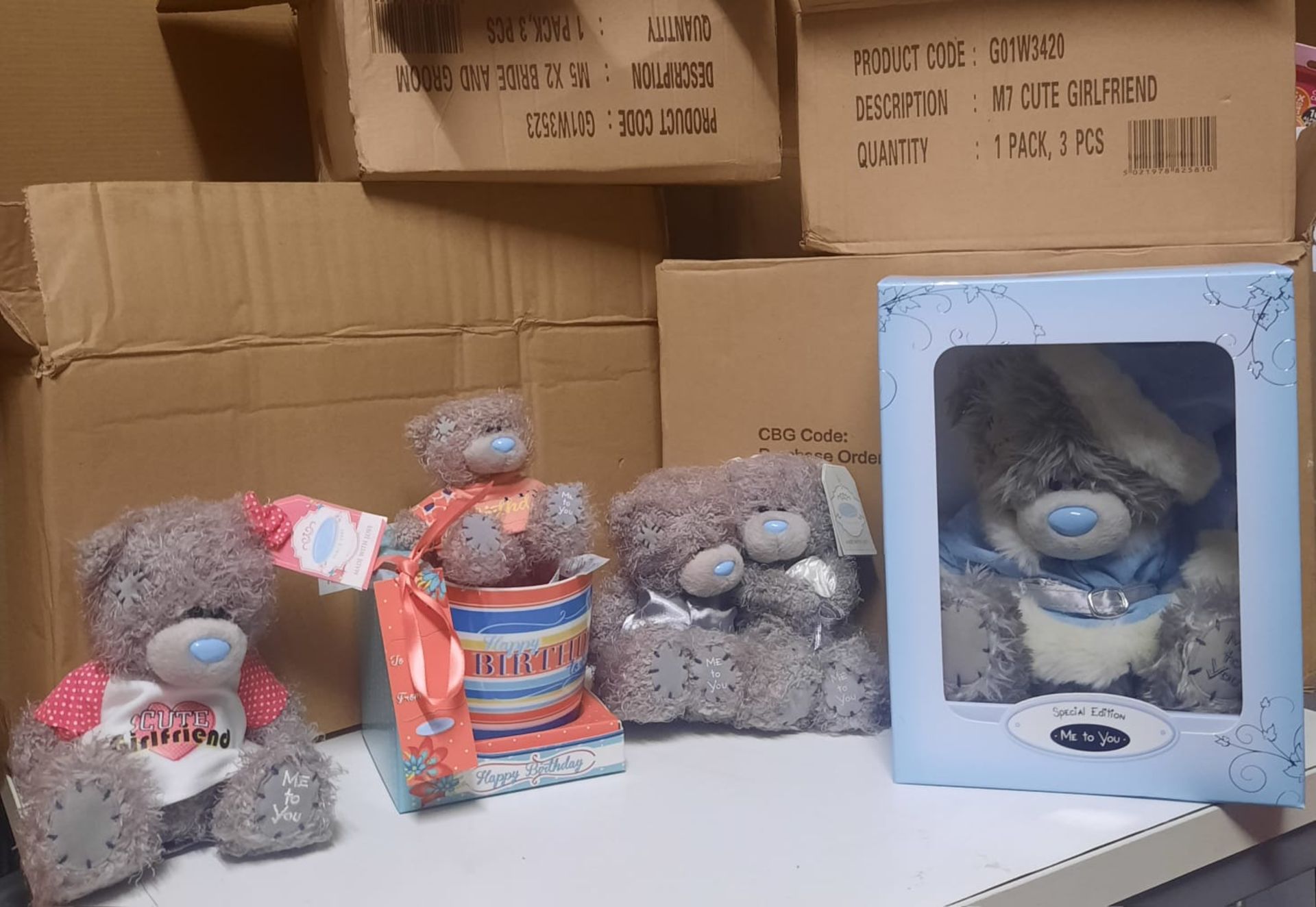 BUNDLE OF BRAND NEW VARIOUS TEDDY BEARS FOR VARIOUS OCCASIONS - SALEROOM