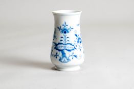 Vase. Meissen Zwiebelmuster
