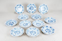 12 Kuchenteller. Meissen Zwiebelmuster
