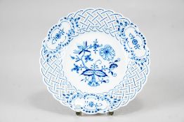 Durchbruchteller Meissen Zwiebelmuster