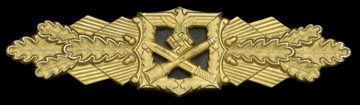 A Wehrmacht Close Combat Clasp in Gold. A very rare example in gold anodised aluminium. Ver...