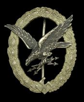 A Luftwaffe Radio Operator's/Air Gunner's Badge. An early very finely detailed Juncker prod...