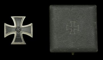 An Iron Cross First Class 1939, Schinkel Type, in Presentation Case. A Rare 1st Pattern Deu...