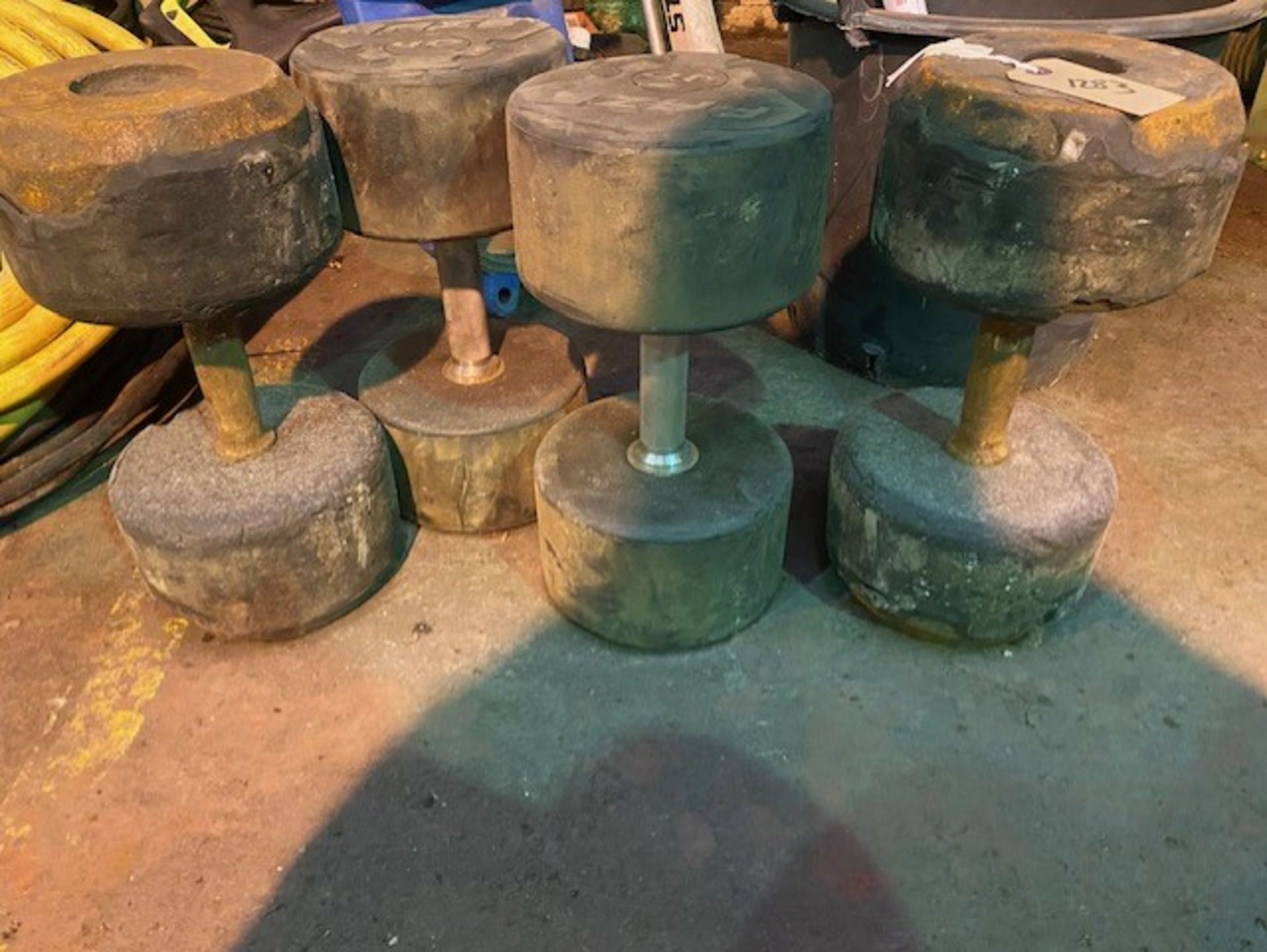 4 x 40kg dumbells - Image 2 of 2