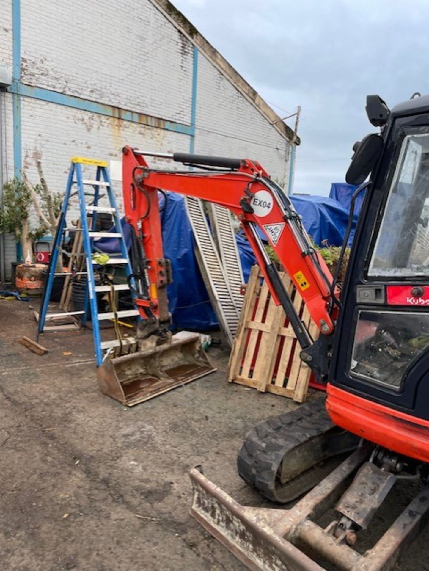 Kubota kx71  3 ton excavator 2015 in very decent condition all working always serviced 3k plus hours - Image 2 of 9