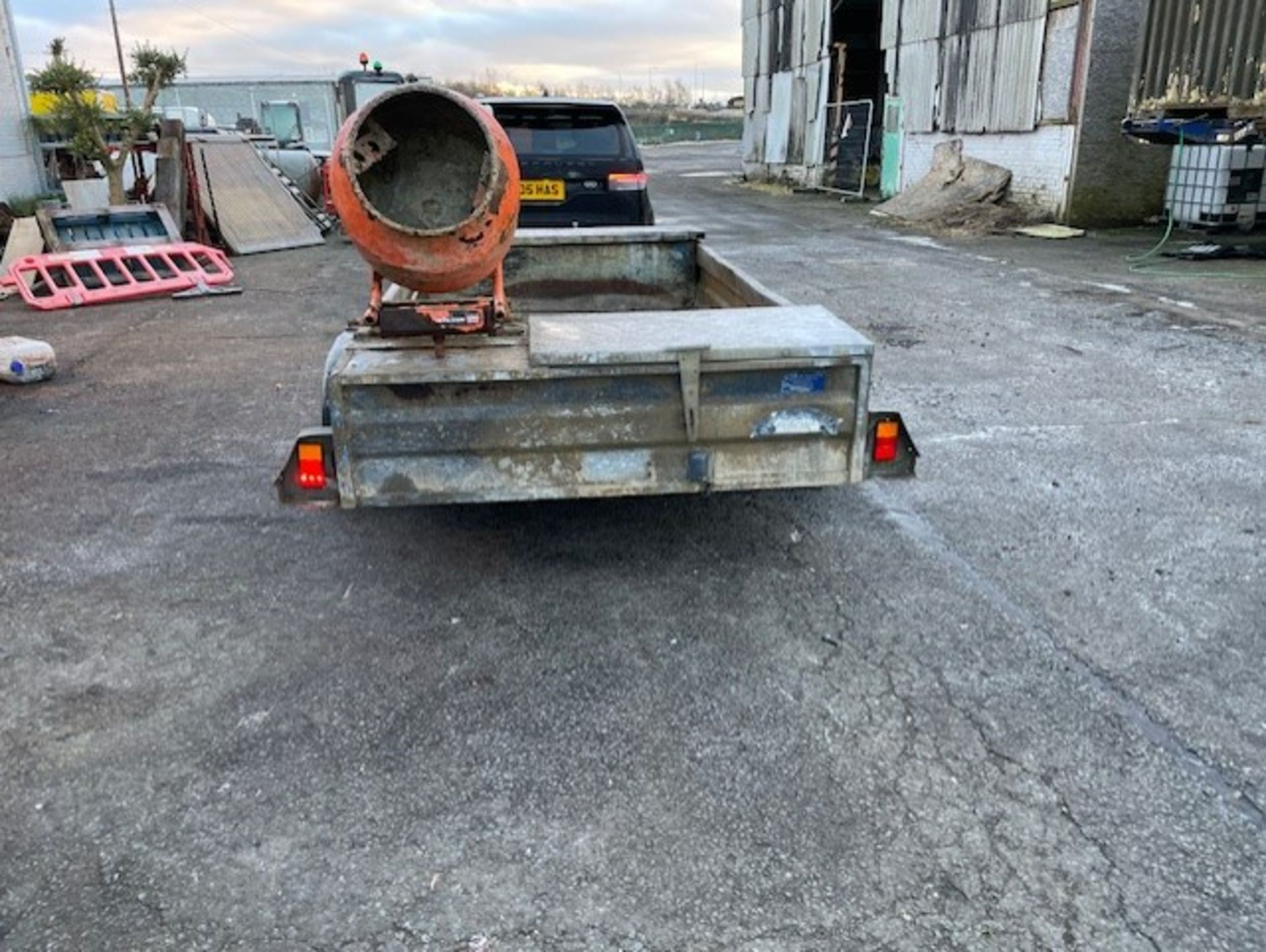 Graham Edwards Twin Wheeled Fencing Trailer 3.7m x 1.8m 3500kg good strong trailer been used as a - Image 4 of 7