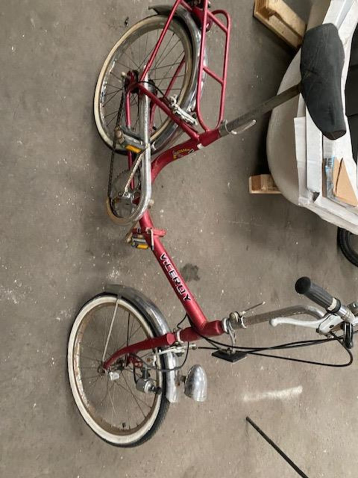 Viceroy Vintage folding ladies bike , needs some TLC - Image 3 of 4