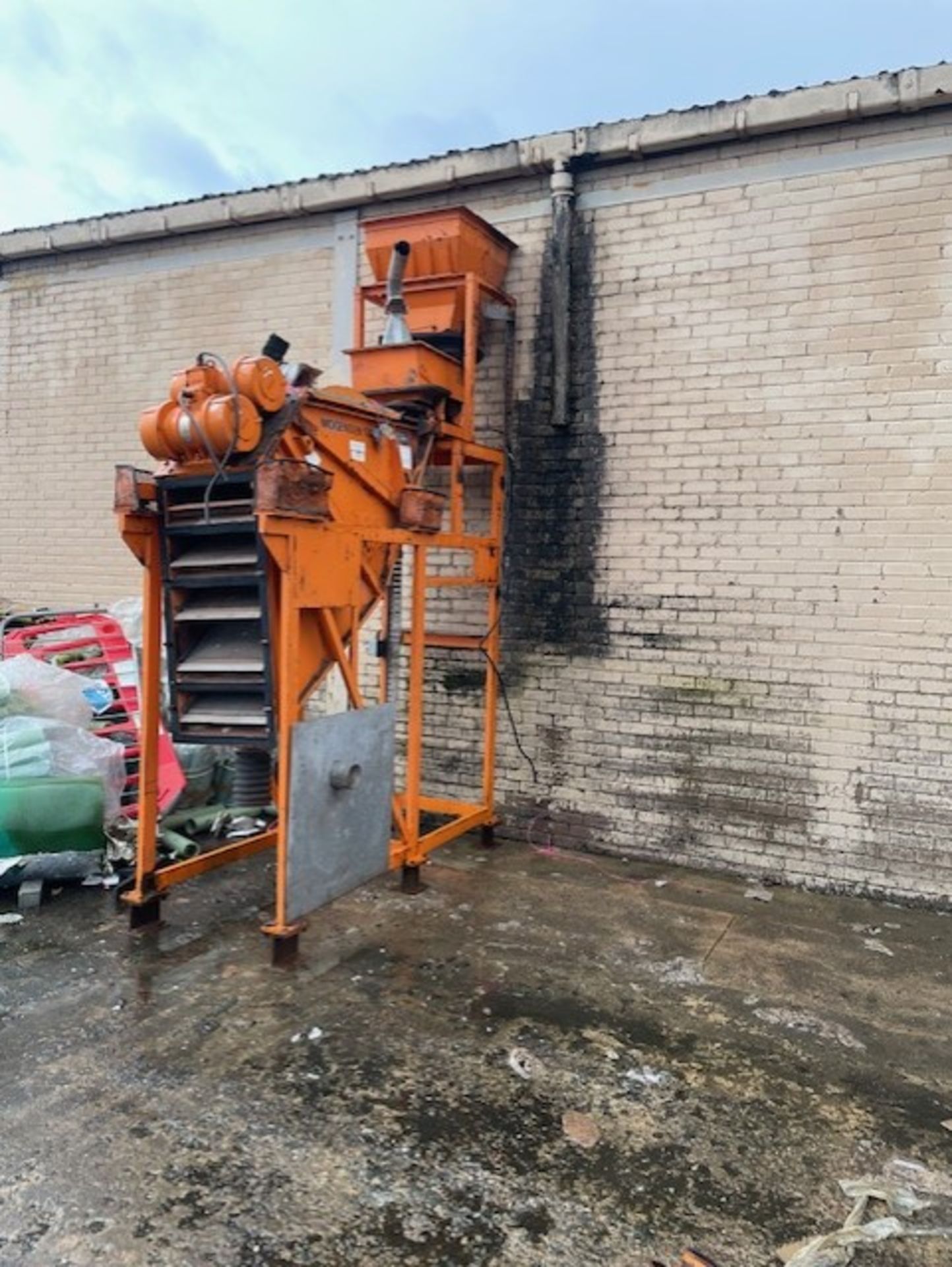 Crusher for crushing bricks 3 phase electric motors on it please note it hasnt got the  power to - Image 2 of 3