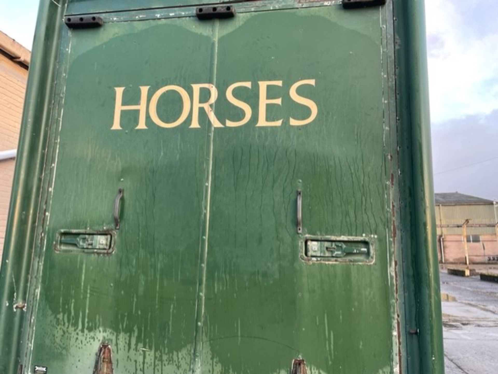 10 ton derate to 7.5 ton Horsebox old boy runner old Ford cargo engine sweet wants some paint work - Image 4 of 7