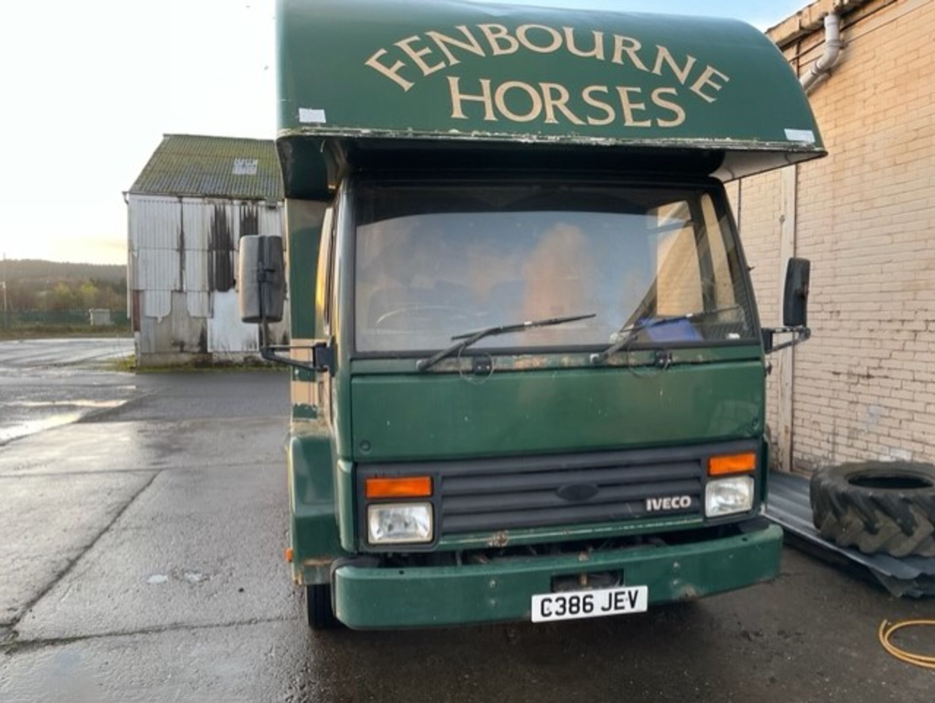 10 ton derate to 7.5 ton Horsebox old boy runner old Ford cargo engine sweet wants some paint work