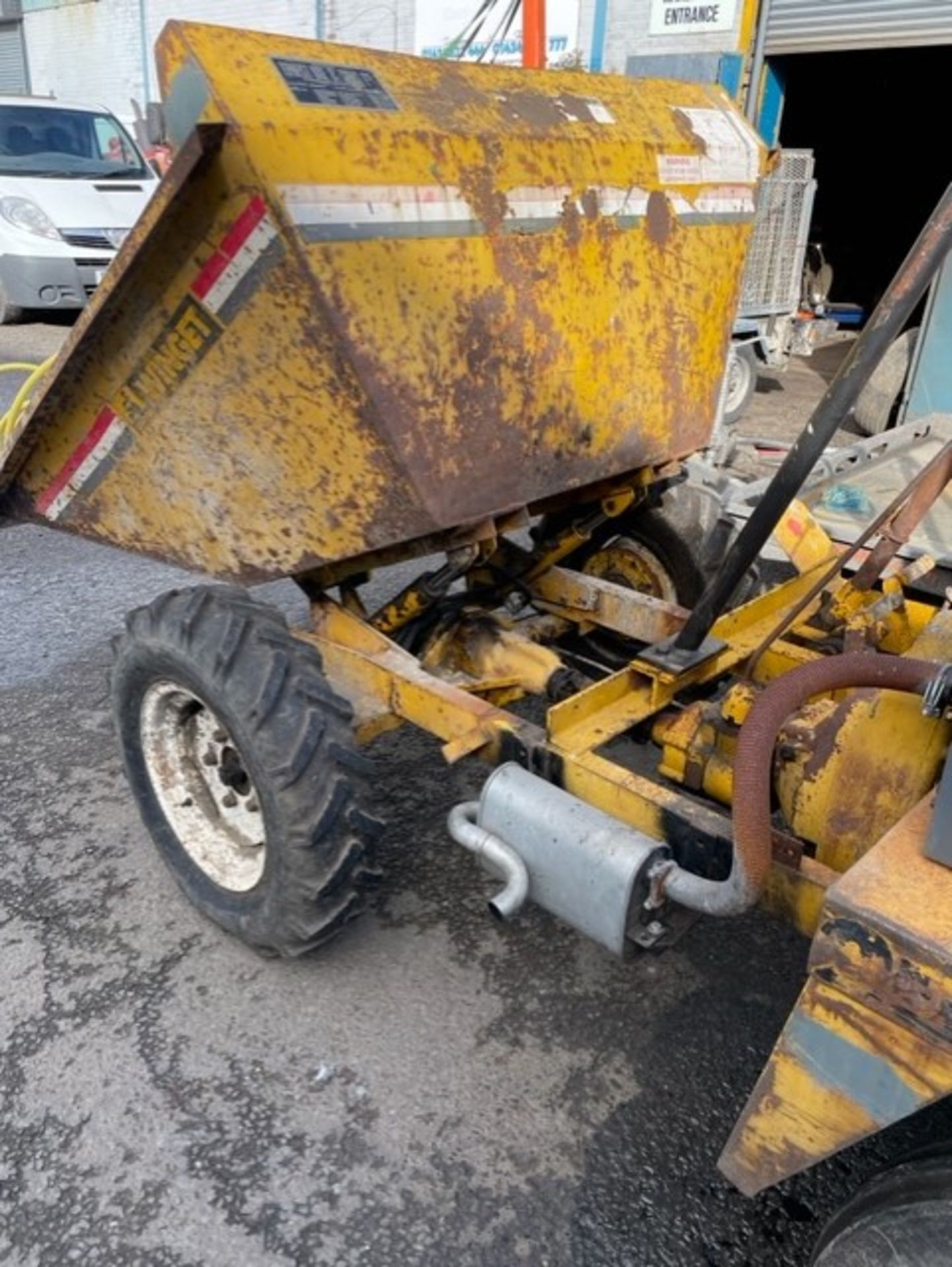 Dumper registration on the road 2wheel drive it’s from 1989 so 34 years old crank start first pull - Image 6 of 6