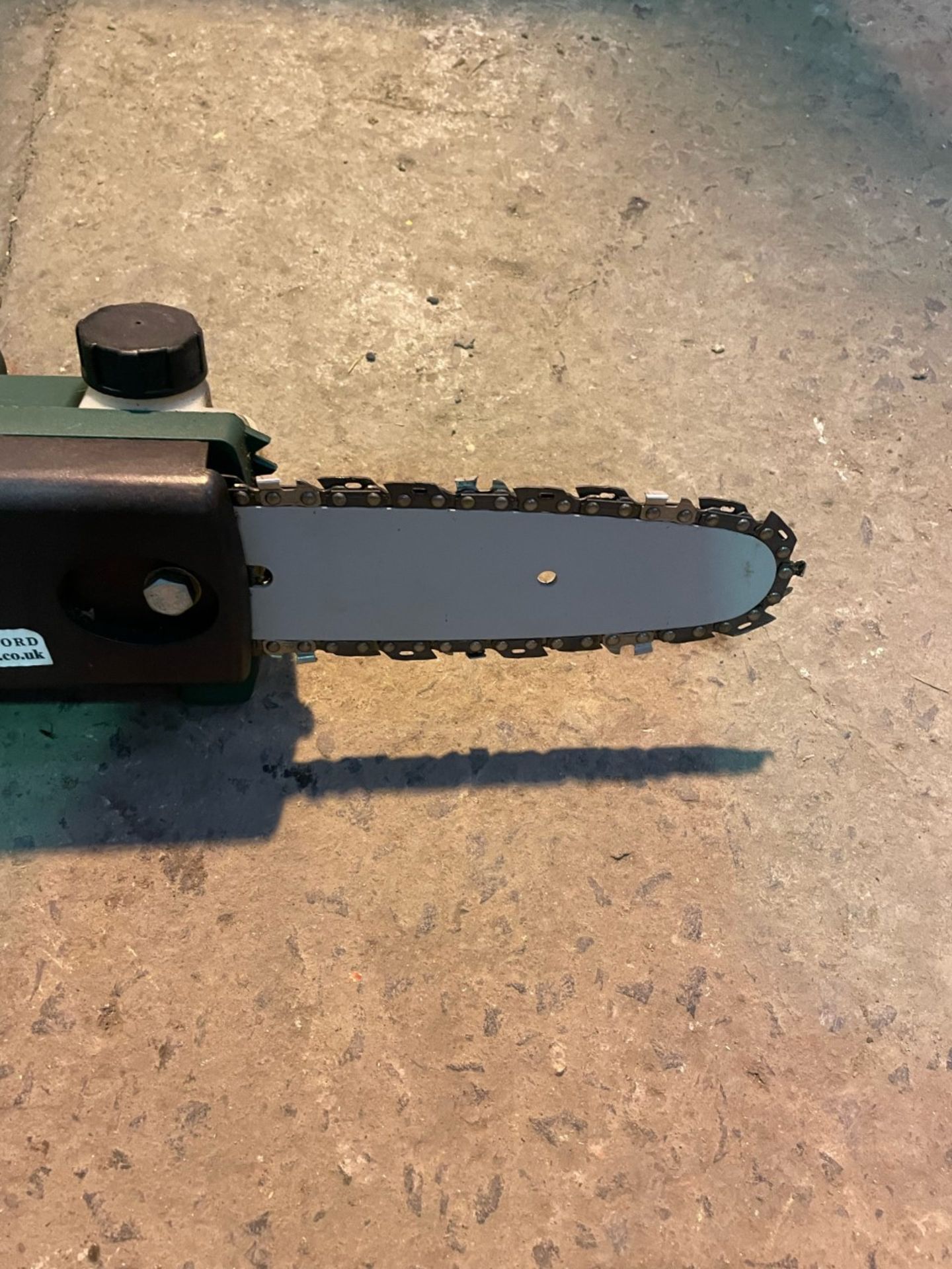 Coopers battery powered pole saw. No charger good condition - Image 2 of 2