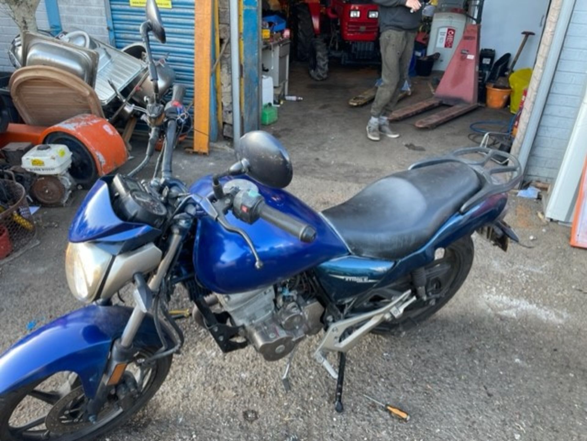 Zonnis 125 motorbike 4027 miles on the clock , MOT'D untill 25/05/24