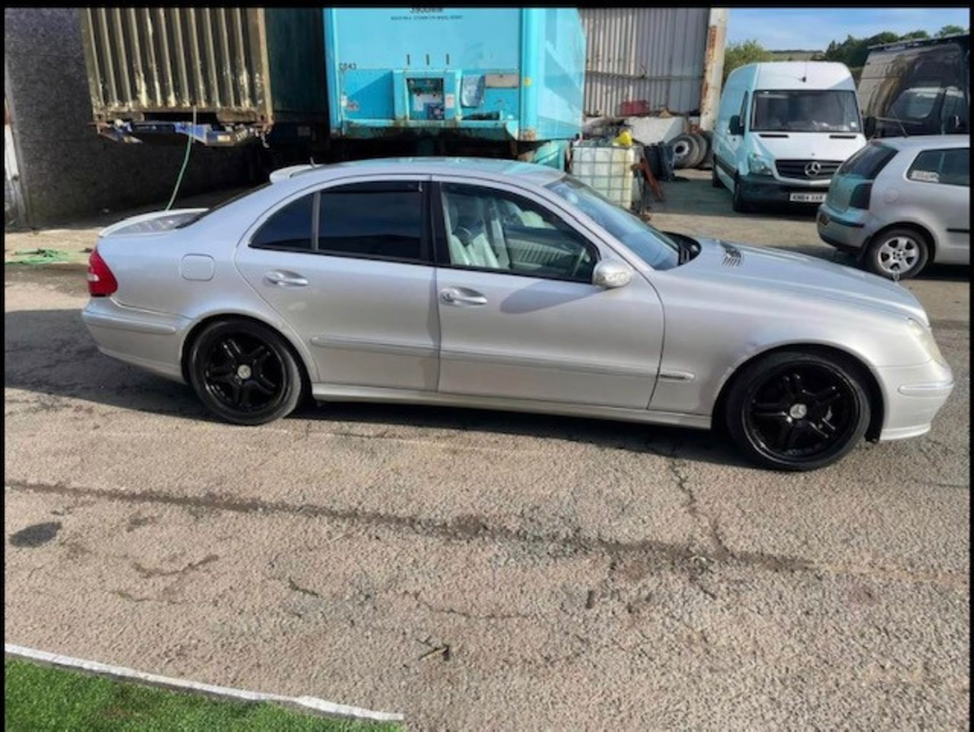 Mercedes E320 CDI 103k genuine miles ,as per pictures has scratches as shown in photos but is all in
