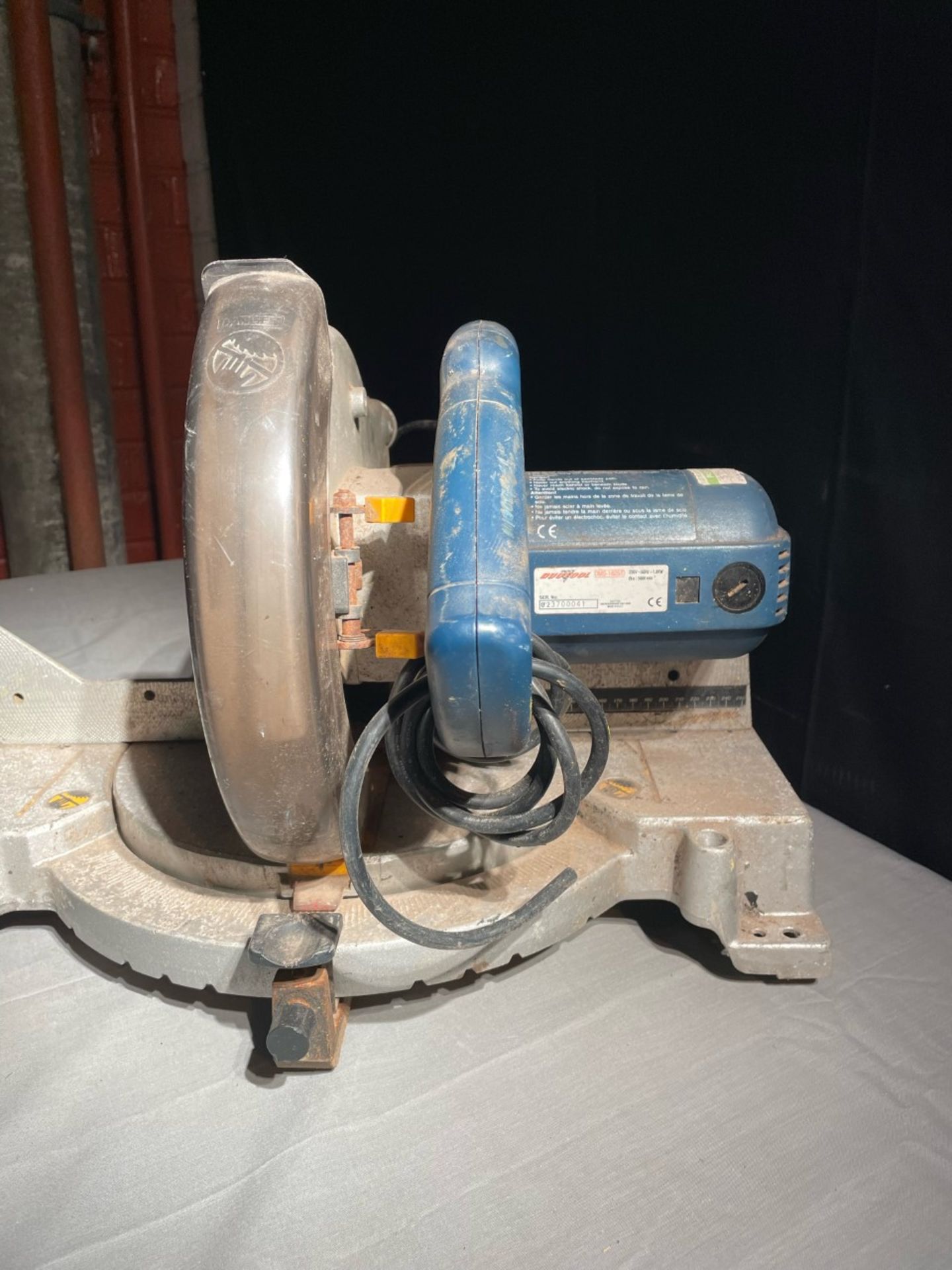 Duotool DMS 1825/D 230v mitresaw. Works but has no blade or plug attached