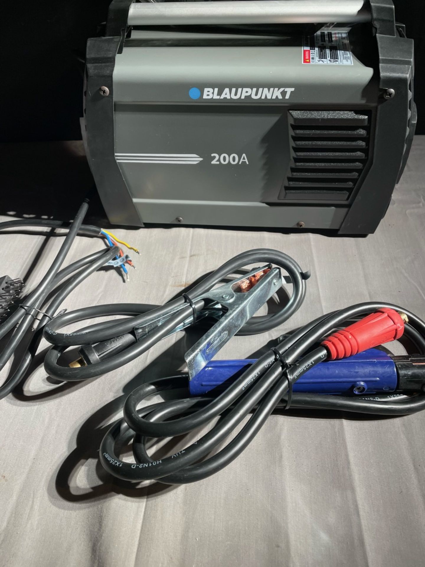 1x new in box Blaupunkt WM7000 arc welding machine.