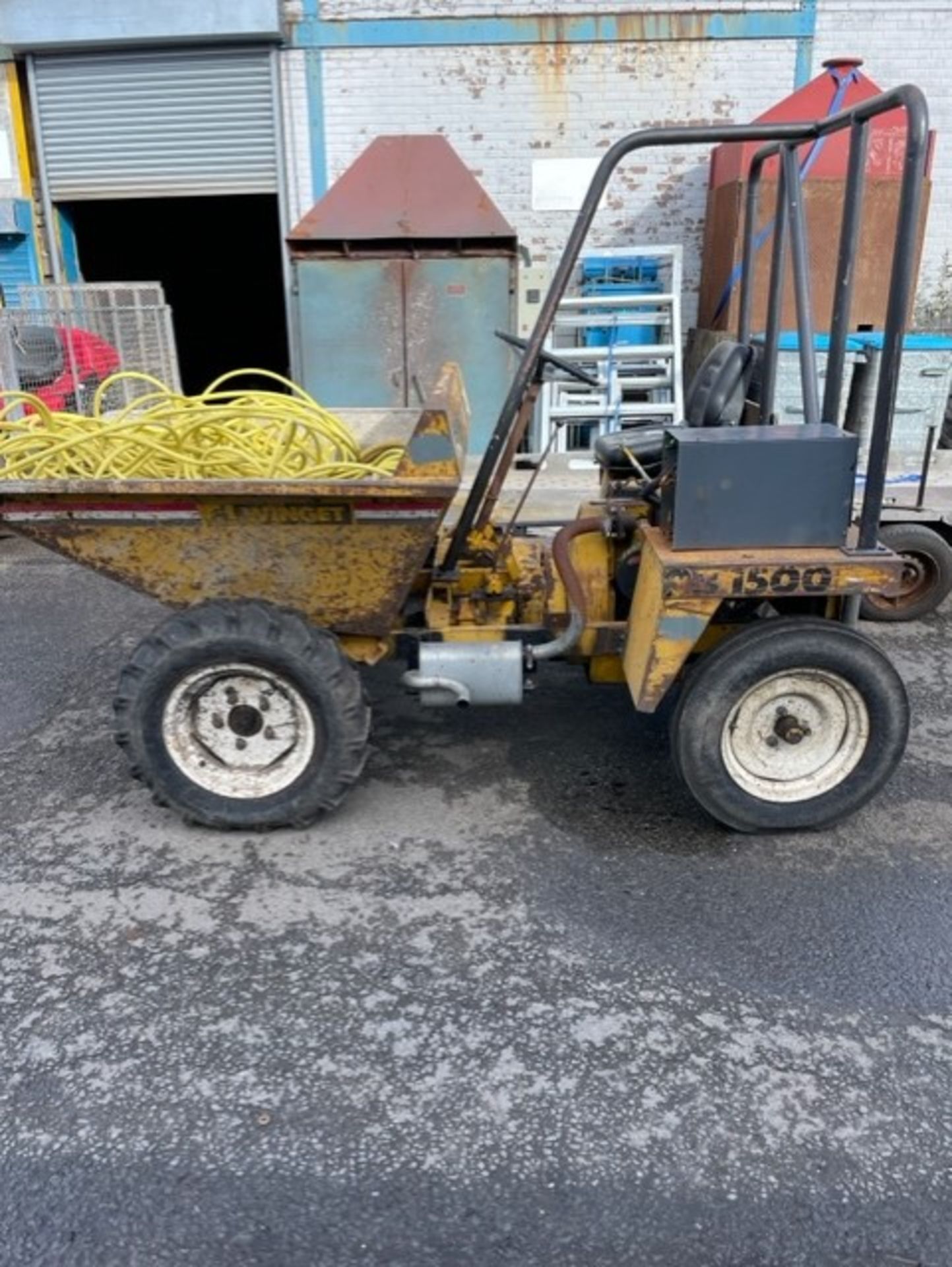 Dumper registration on the road 2wheel drive it’s from 1989 so 34 years old crank start first pull - Image 2 of 6