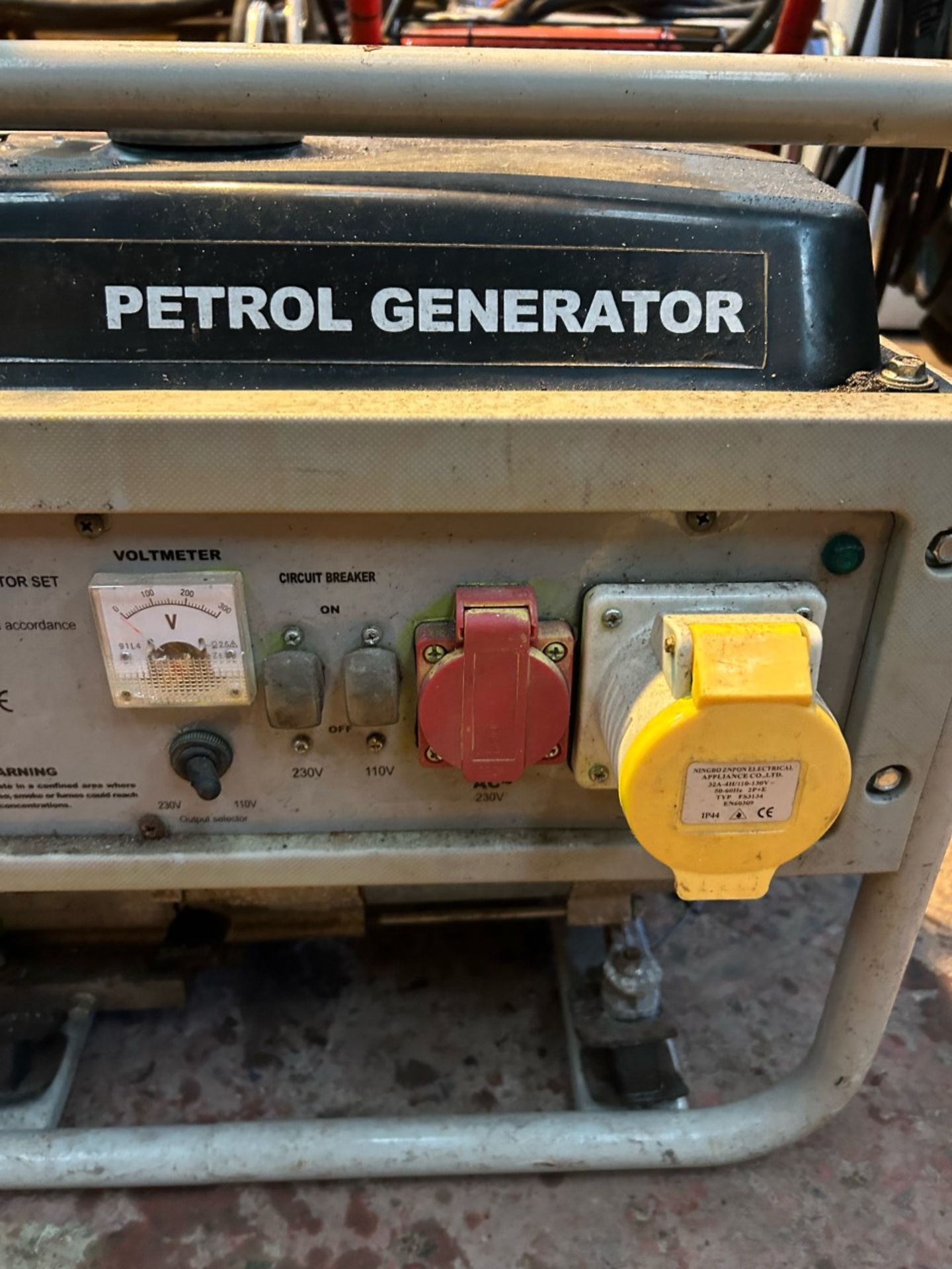 Petrol powered generator for spares or repair - Bild 2 aus 3