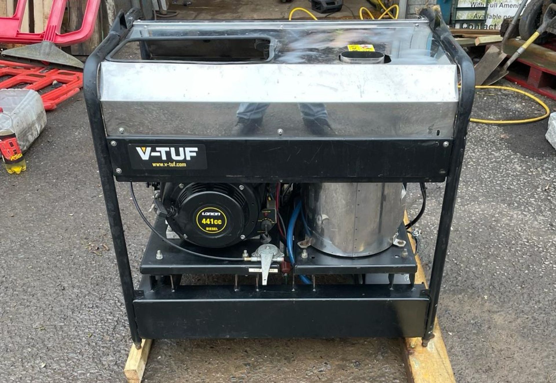 V tuff steam cleaner huge pressure 21 litre minute diesel with hose n lance these machines are 14k